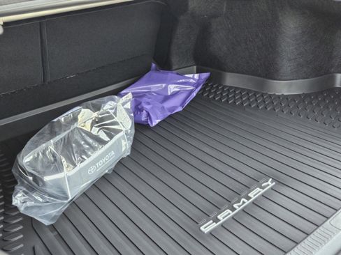 Used 2025 Toyota Camry LE image 31