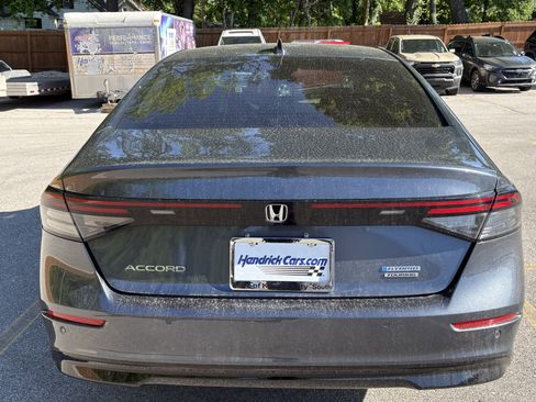 Used 2024 Honda Accord Touring image 9