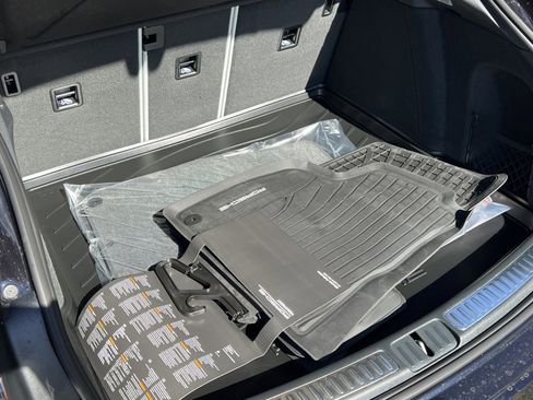 New 2026 Porsche Macan image 20