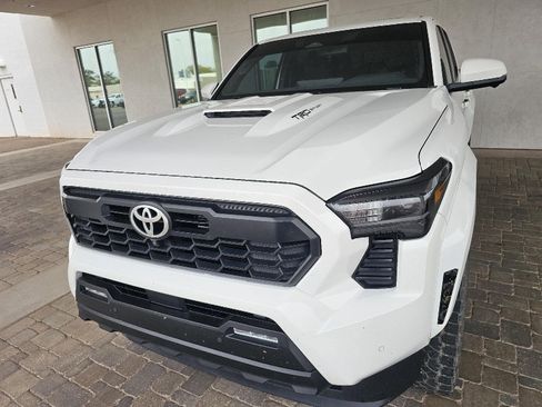 Used 2024 Toyota Tacoma TRD Sport w/ TRD Sport Premium Package image 9