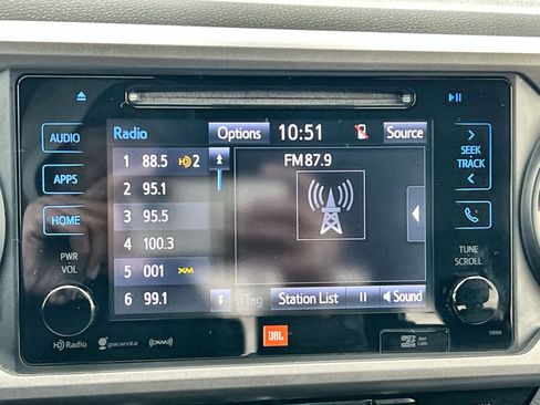 Used 2018 Toyota Tacoma Limited image 18