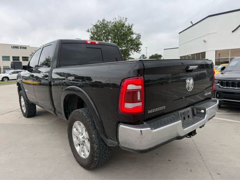 Used 2022 RAM 2500 Laramie AWD/4WD image 2