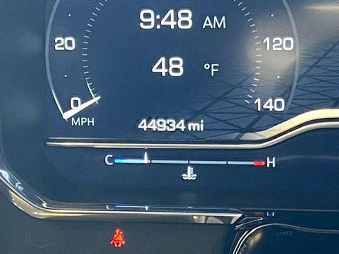 Used 2025 GMC Sierra 1500 SLT image 30