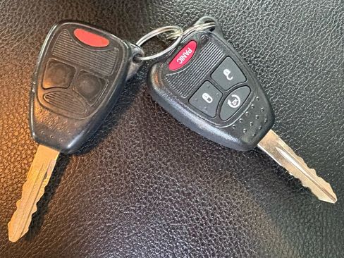 Used 2015 Jeep Wrangler Unlimited Sahara image 35