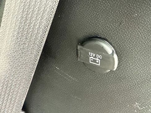 Used 2025 Chrysler Pacifica Limited FWD image 34