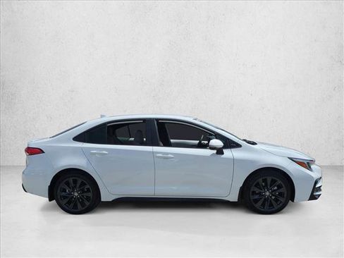 Certified 2026 Toyota Corolla SE FWD image 4