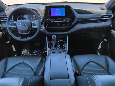 Certified 2024 Toyota Highlander XSE FWD image 15