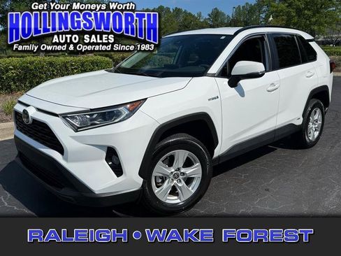 Used 2021 Toyota RAV4 XLE AWD/4WD image 1