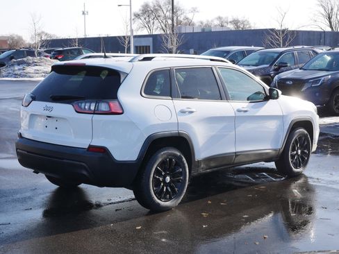 Used 2020 Jeep Cherokee Latitude w/ Cold Weather Group image 7