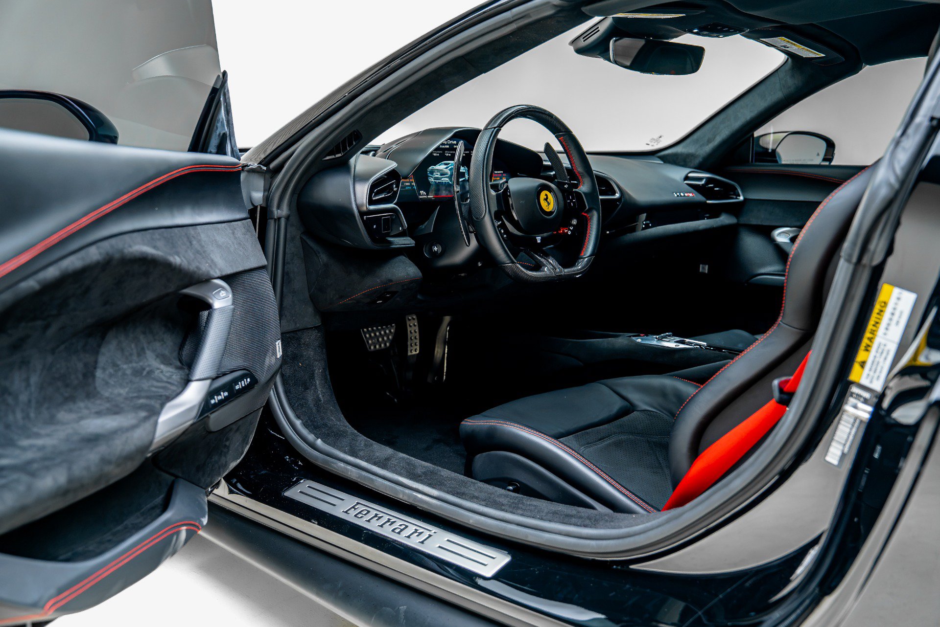 Used 2024 Ferrari 296 GTS RWD image 4
