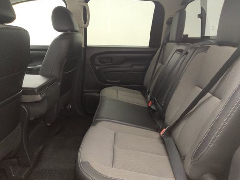 Used 2017 Nissan Titan S AWD/4WD image 18