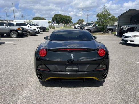 Used 2014 Ferrari California RWD image 4