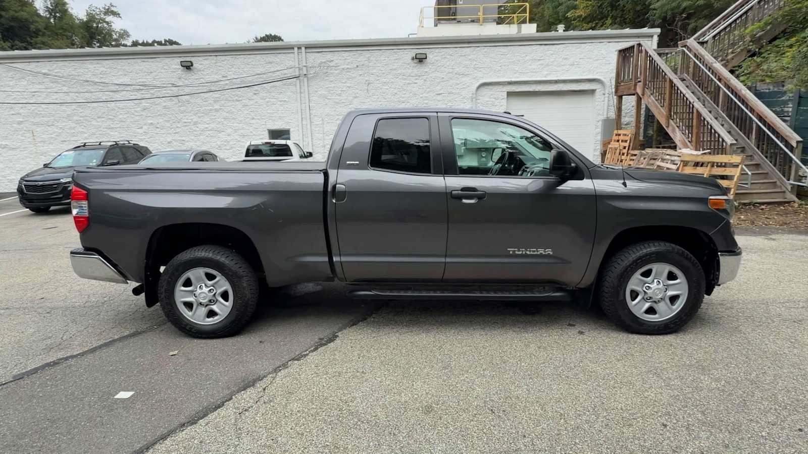 Used 2019 Toyota Tundra SR5 AWD/4WD image 9