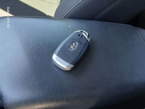 Used 2022 Hyundai Elantra SEL image 11