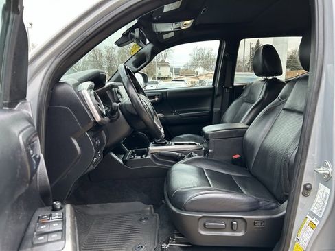 Used 2021 Toyota Tacoma Limited w/ Blackout Package (TMS) image 23