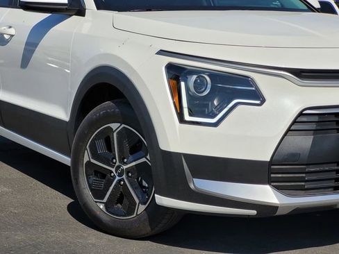 New 2026 Kia Niro LX FWD image 3