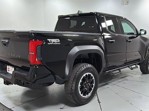 Certified 2025 Toyota Tacoma SR5 image 5