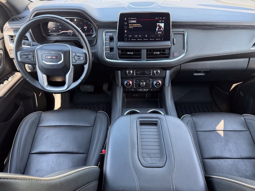 Used 2023 GMC Yukon XL SLT w/ SLT Luxury Package AWD/4WD image 4