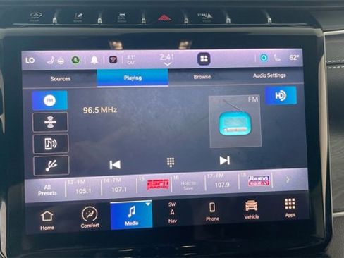 Used 2023 Jeep Grand Cherokee L Limited w/ Black Appearance Package image 38