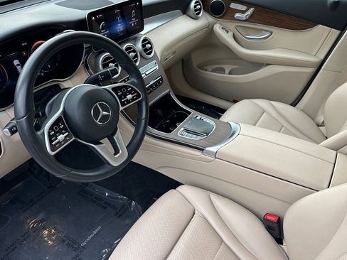 Used 2022 Mercedes-Benz GLC 300 image 9