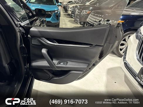 Used 2016 Maserati Ghibli RWD image 27