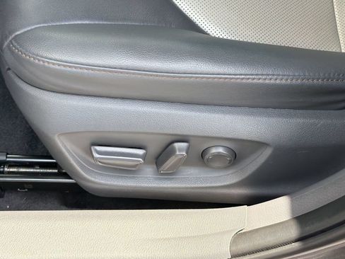 Used 2020 Toyota Camry XLE FWD image 14