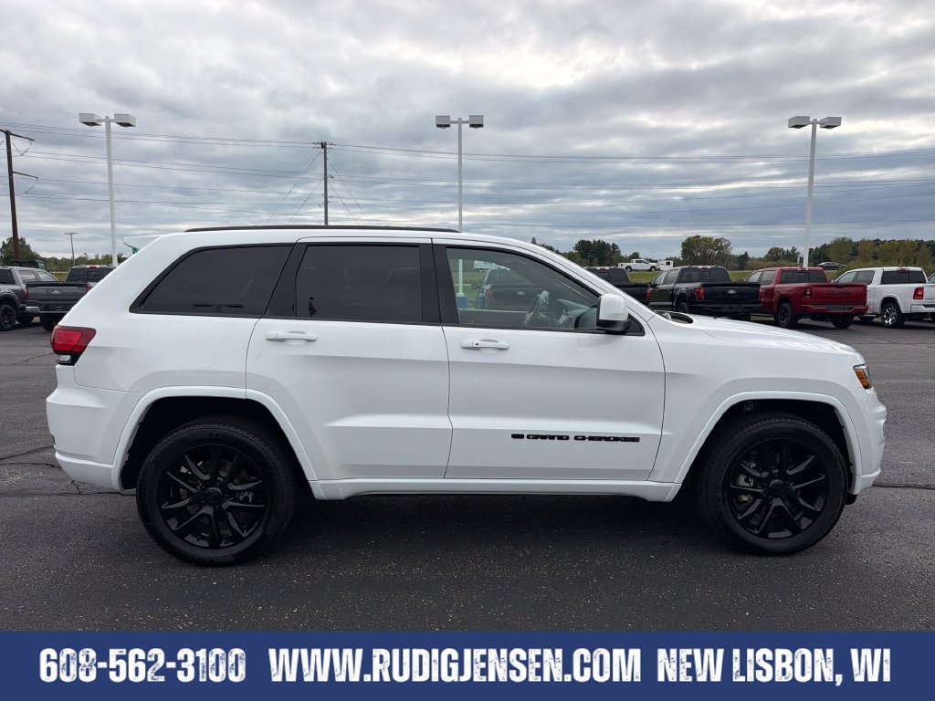 Used 2022 Jeep Grand Cherokee Laredo X AWD/4WD image 6