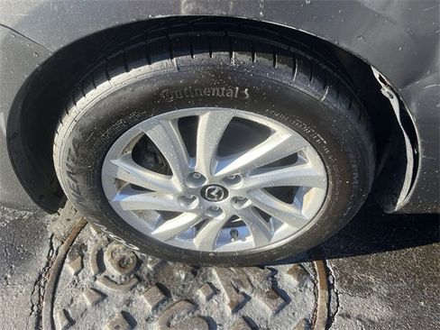 Used 2013 MAZDA MAZDA3 i Grand Touring image 10