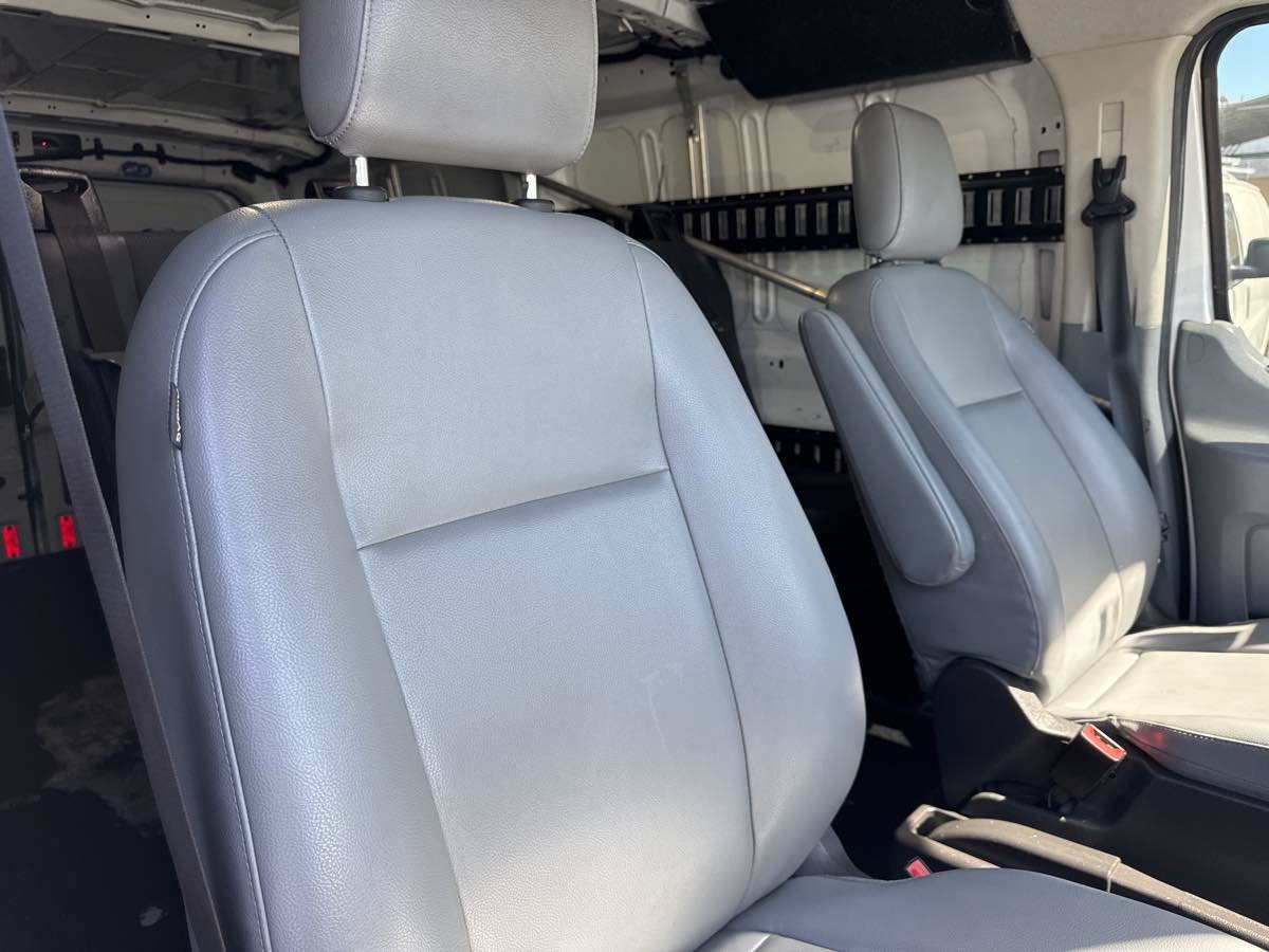 Used 2018 Ford Transit 250 130 Low Roof RWD image 11