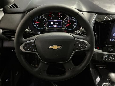 Used 2022 Chevrolet Traverse LT w/ LT Premium Package AWD/4WD image 17