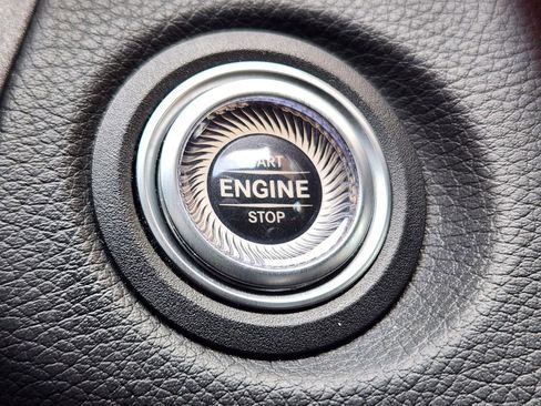 Used 2021 Mercedes-Benz C 300 4MATIC Sedan image 20