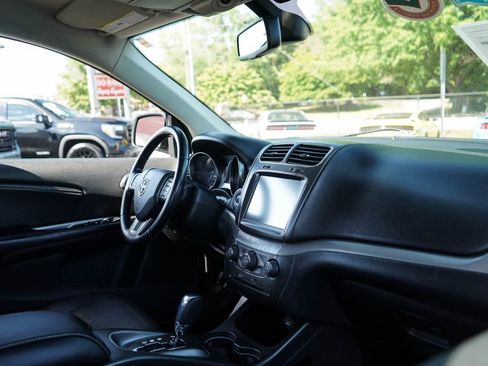 Used 2019 Dodge Journey Crossroad AWD/4WD image 13