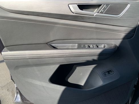 Used 2025 Volkswagen Atlas Cross Sport SE image 20