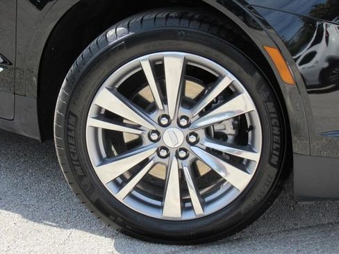 Certified 2025 Cadillac XT5 Premium Luxury image 9