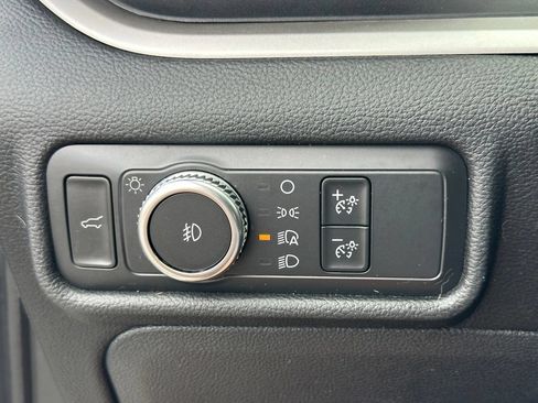 Used 2020 Ford Explorer XLT w/ Equipment Group 202A RWD image 33