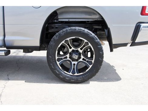 Used 2022 RAM 2500 Tradesman w/ Chrome Appearance Group AWD/4WD image 13