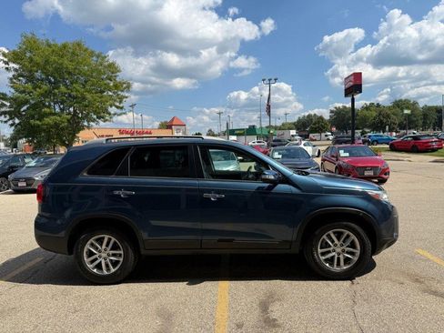 Used 2014 Kia Sorento LX image 4