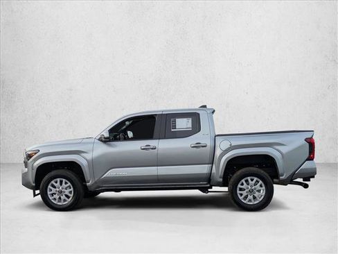 Used 2025 Toyota Tacoma SR5 image 8