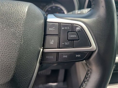 Used 2022 Toyota Highlander XLE image 30