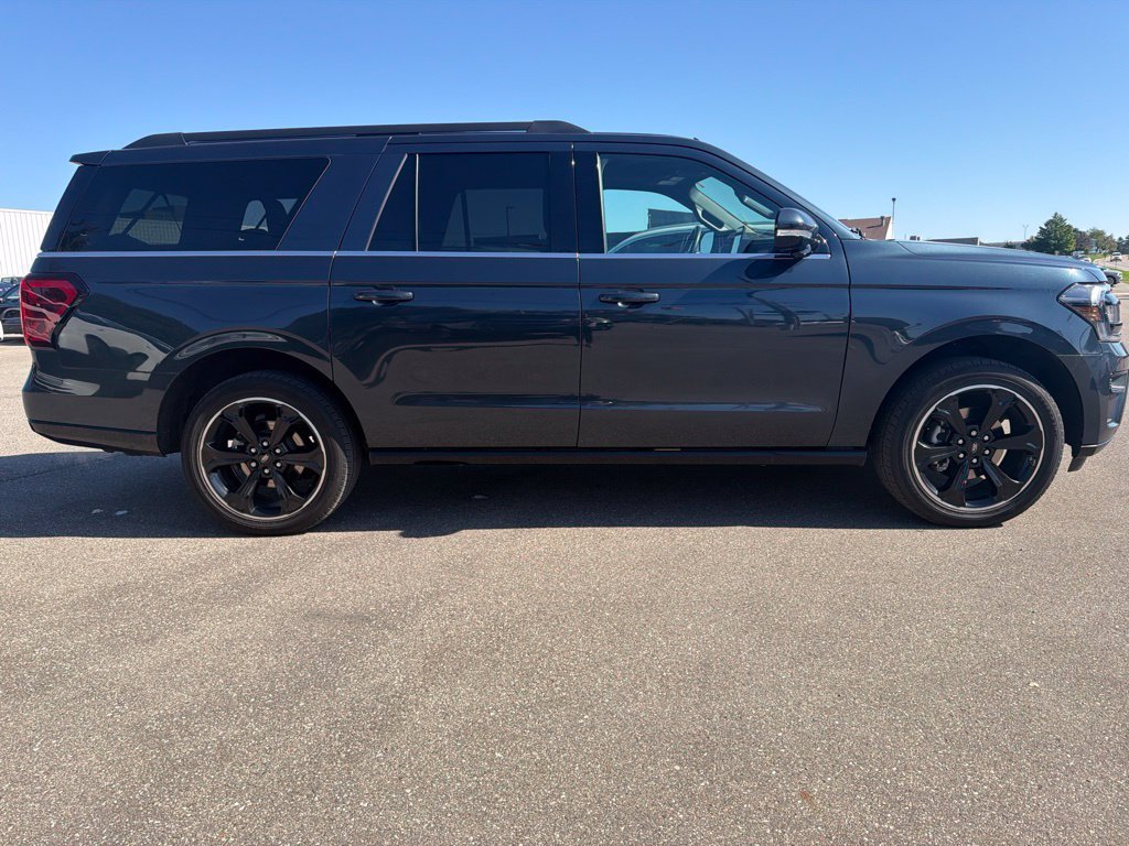 Used 2024 Ford Expedition Max Limited AWD/4WD image 5