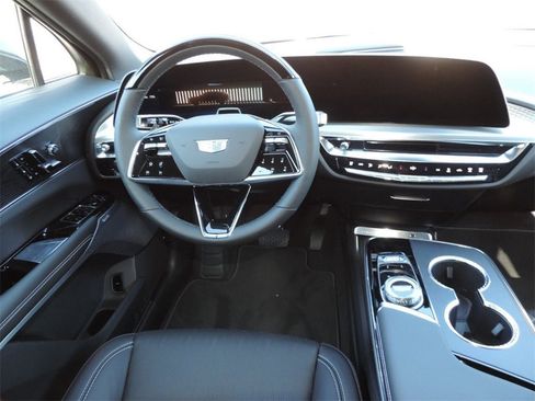 New 2026 Cadillac Lyriq Premium Luxury image 18