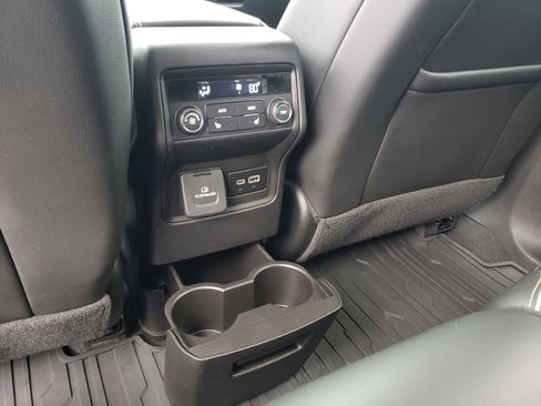 Used 2023 GMC Acadia Denali image 34