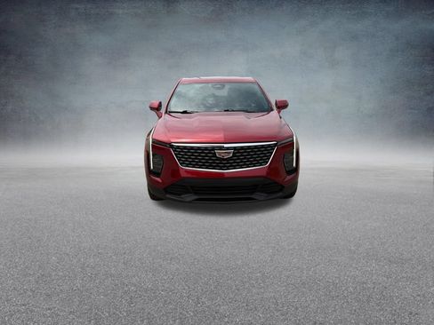 Used 2024 Cadillac XT4 Luxury w/ Cold Weather Package FWD image 12