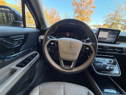 Certified 2022 Lincoln Corsair Reserve w/ Elements Package image 8