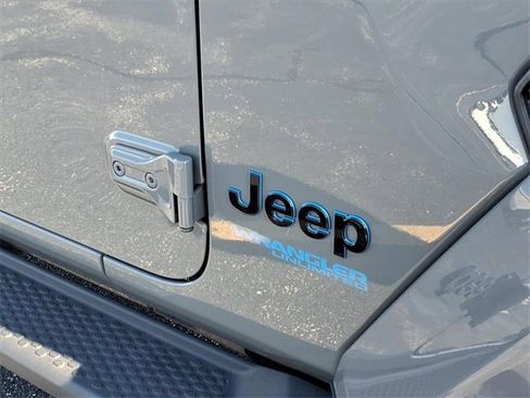 Certified 2022 Jeep Wrangler Unlimited Sahara image 29