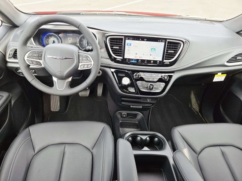 New 2026 Chrysler Pacifica Select image 9