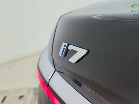 Used 2023 BMW i7 xDrive60 AWD/4WD image 18