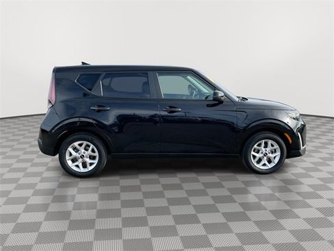 Used 2023 Kia Soul LX w/ LX Technology Package image 9