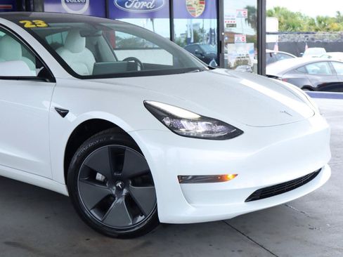 Used 2023 Tesla Model 3 Standard Range RWD image 2
