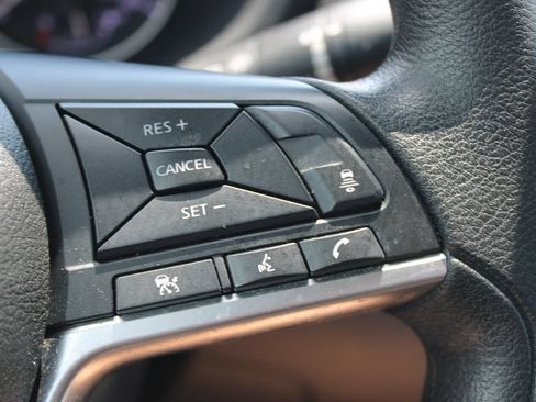 Used 2024 Nissan Sentra SV FWD image 35